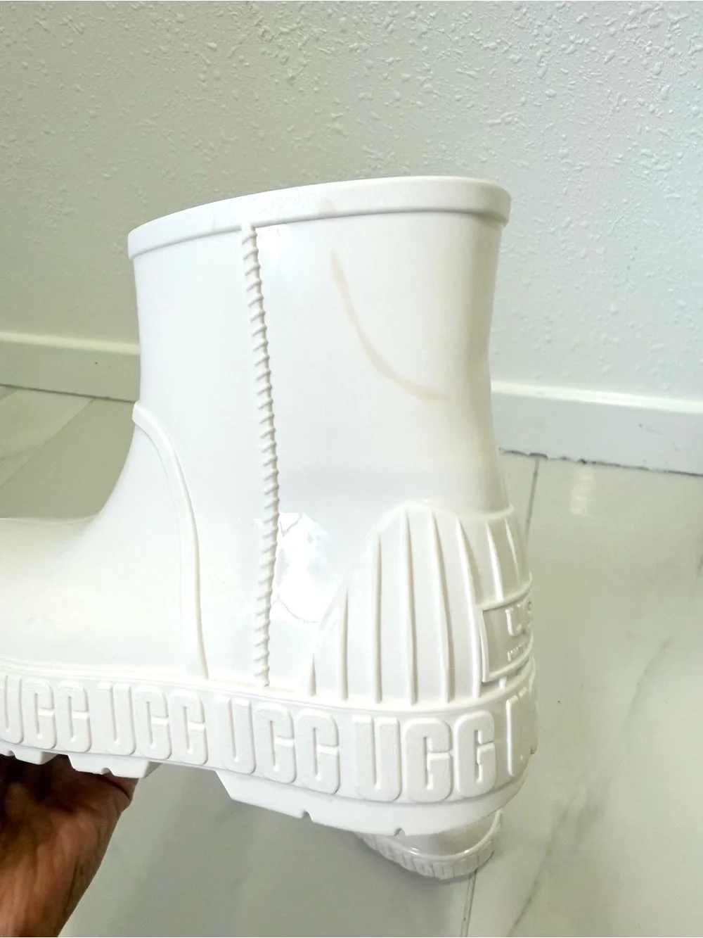 UGG Kids Drizlita White Waterproof Short Rain Boots 5T